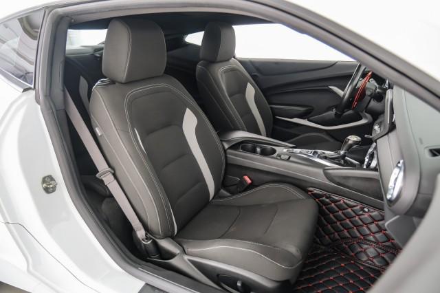 Photo of 2020 Summit White Chevrolet Camaro