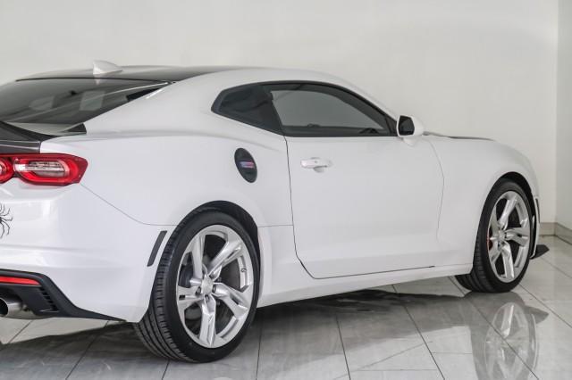 Photo of 2020 Summit White Chevrolet Camaro