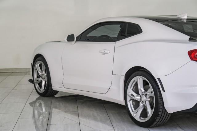 Photo of 2020 Summit White Chevrolet Camaro