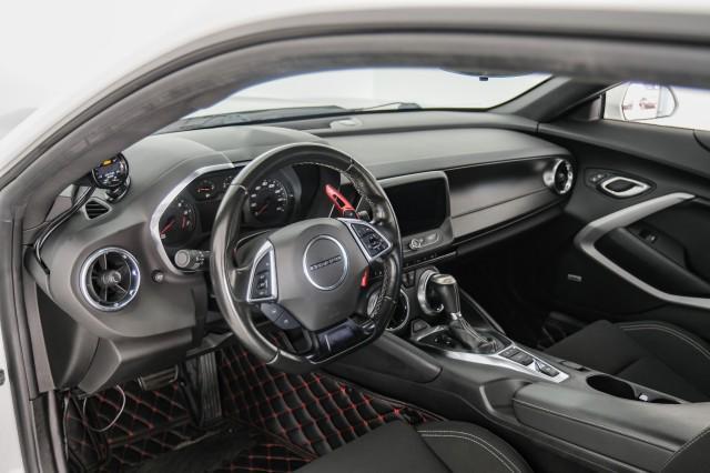 Photo of 2020 Summit White Chevrolet Camaro