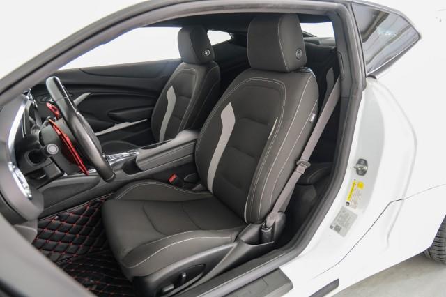 Photo of 2020 Summit White Chevrolet Camaro