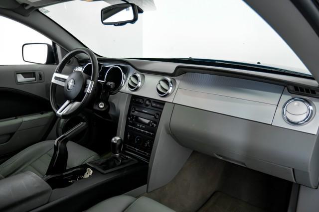 Photo of 2007 Vista Blue Metallic Ford Mustang