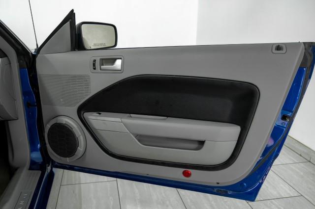 Photo of 2007 Vista Blue Metallic Ford Mustang