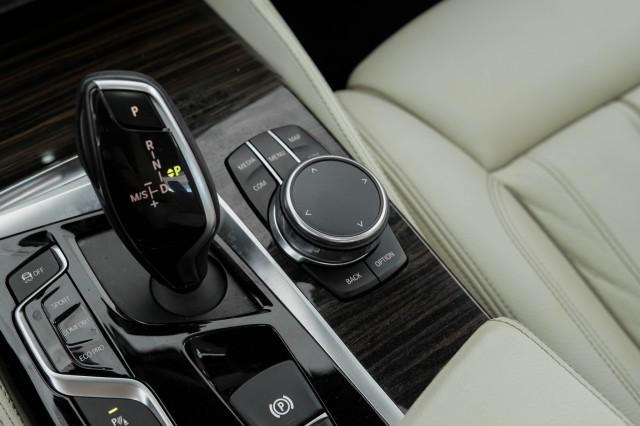 Photo of 2018 Dark Graphite Metallic BMW 540