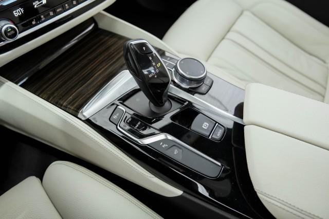 Photo of 2018 Dark Graphite Metallic BMW 540