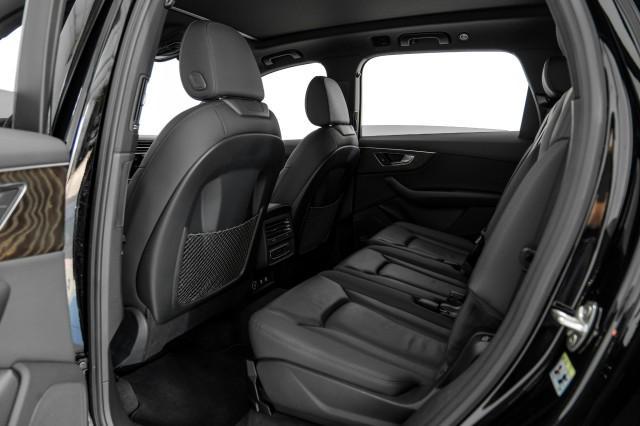 Photo of 2020 Night Black Audi Q7