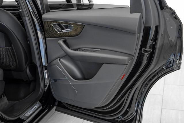 Photo of 2020 Night Black Audi Q7