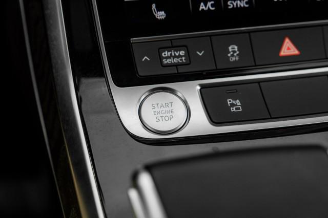 Photo of 2020 Night Black Audi Q7