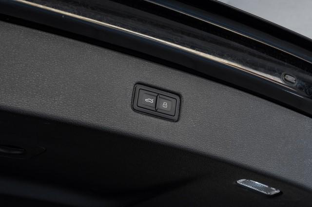 Photo of 2020 Night Black Audi Q7