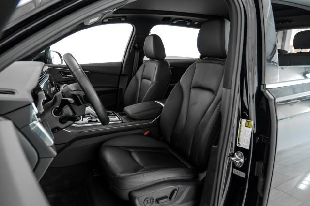 Photo of 2020 Night Black Audi Q7
