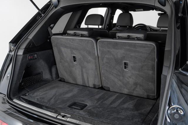 Photo of 2020 Night Black Audi Q7