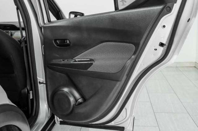 Photo of 2020 Brilliant Silver Metallic Nissan Kicks
