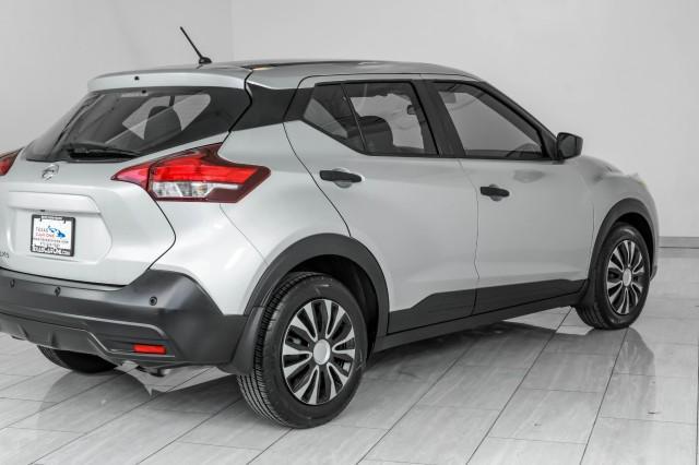Photo of 2020 Brilliant Silver Metallic Nissan Kicks