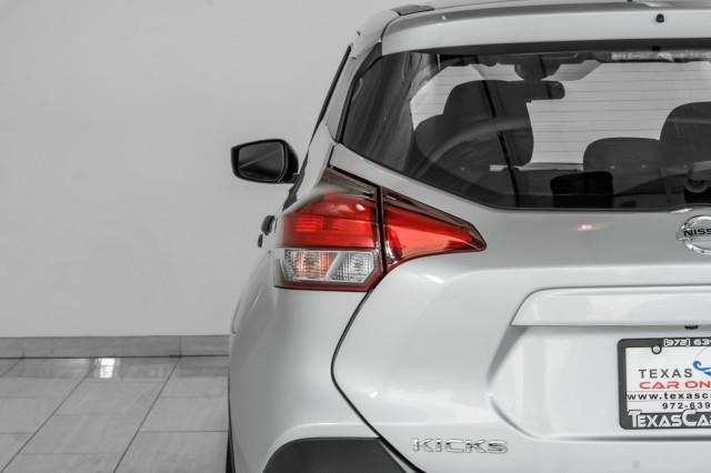 Photo of 2020 Brilliant Silver Metallic Nissan Kicks