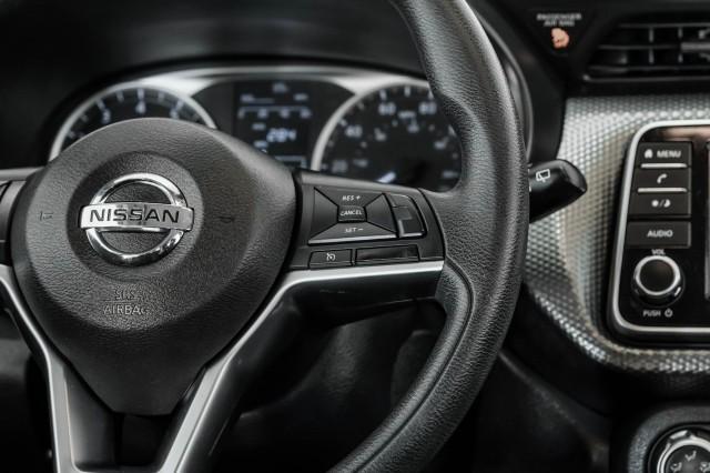 Photo of 2020 Brilliant Silver Metallic Nissan Kicks