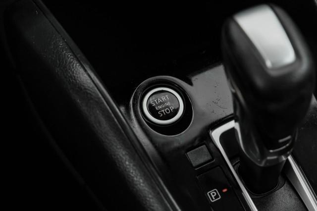 Photo of 2020 Brilliant Silver Metallic Nissan Kicks