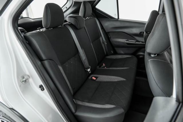 Photo of 2020 Brilliant Silver Metallic Nissan Kicks
