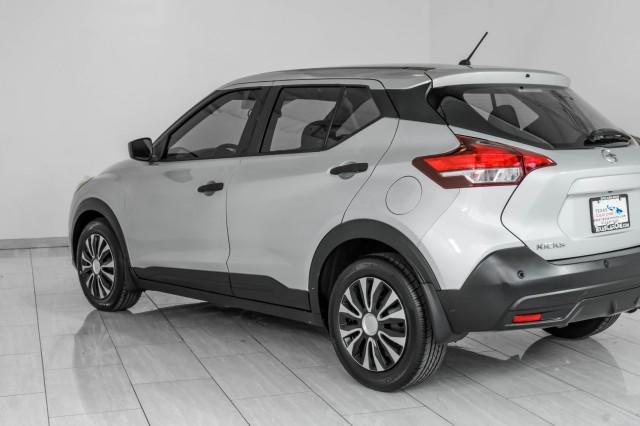 Photo of 2020 Brilliant Silver Metallic Nissan Kicks