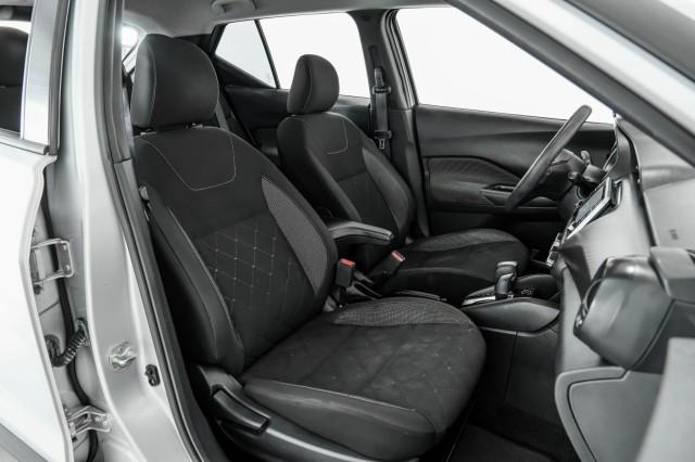 Photo of 2020 Brilliant Silver Metallic Nissan Kicks