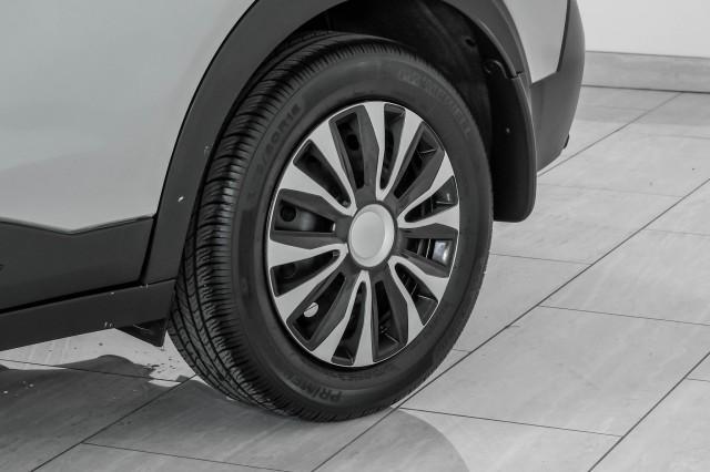 Photo of 2020 Brilliant Silver Metallic Nissan Kicks