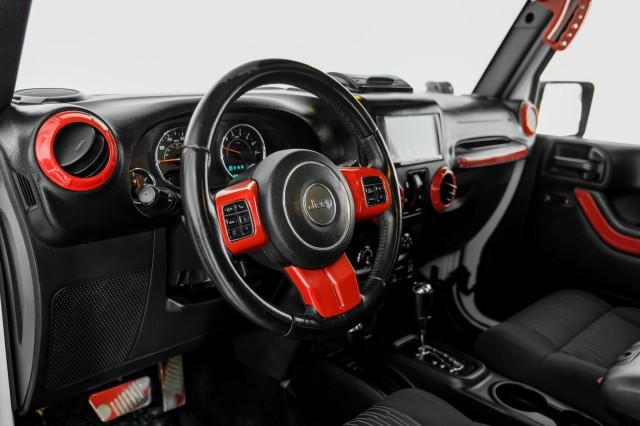 Photo of 2017 Bright White Clearcoat Jeep Wrangler