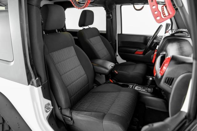 Photo of 2017 Bright White Clearcoat Jeep Wrangler