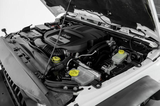 Photo of 2017 Bright White Clearcoat Jeep Wrangler