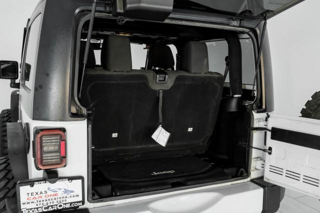 Photo of 2017 Bright White Clearcoat Jeep Wrangler