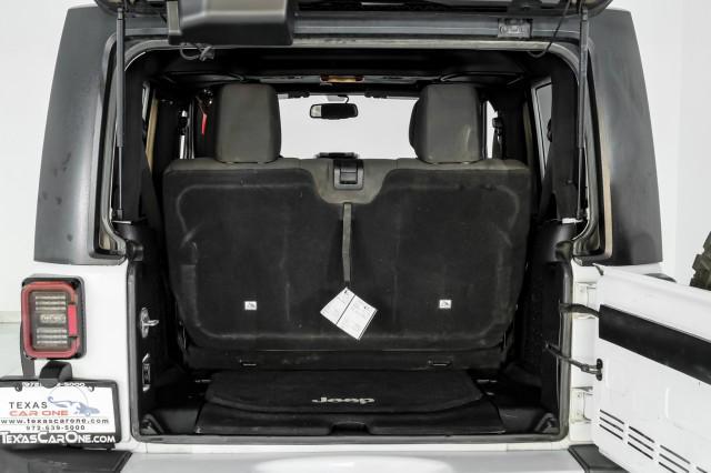 Photo of 2017 Bright White Clearcoat Jeep Wrangler