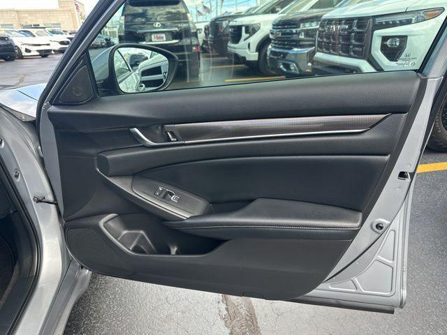 Photo of 2018 Lunar Silver Metallic Honda Accord