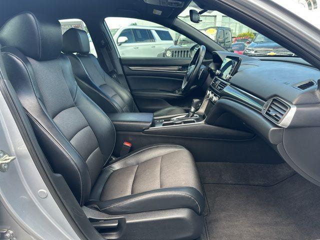 Photo of 2018 Lunar Silver Metallic Honda Accord