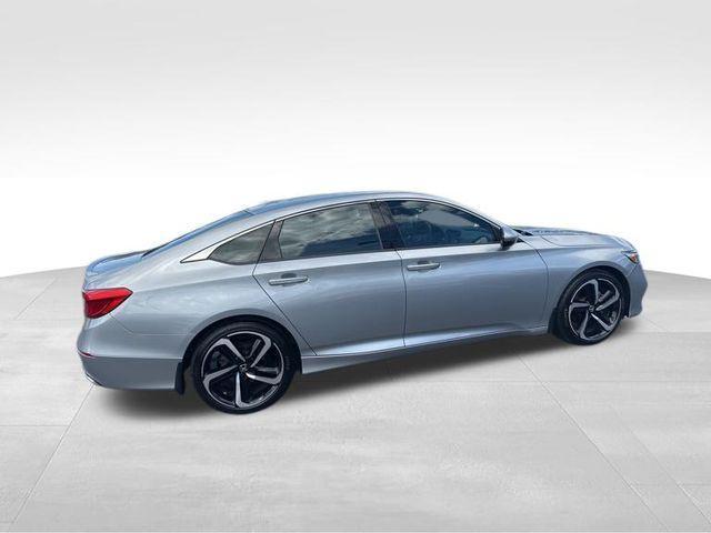 Photo of 2018 Lunar Silver Metallic Honda Accord