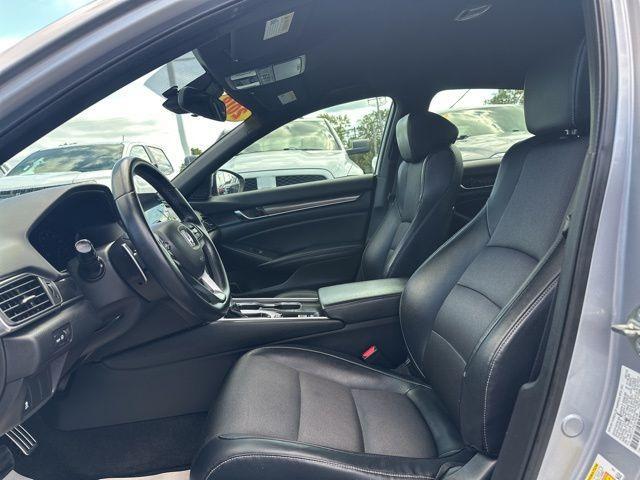 Photo of 2018 Lunar Silver Metallic Honda Accord
