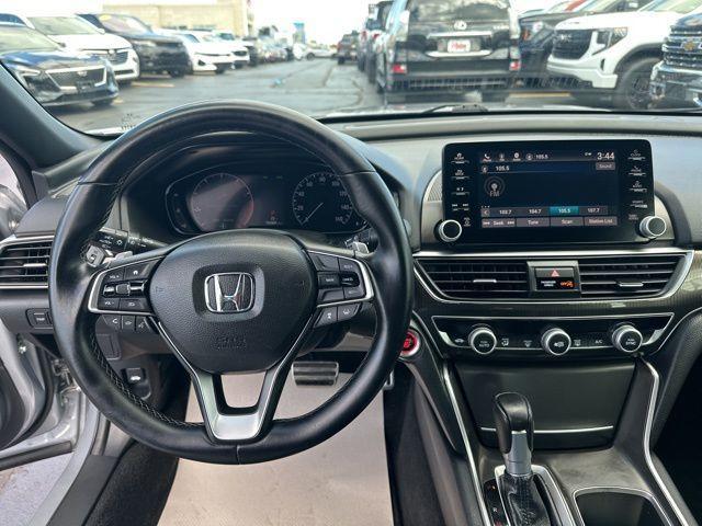 Photo of 2018 Lunar Silver Metallic Honda Accord