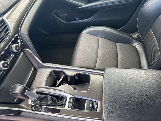Photo of 2018 Lunar Silver Metallic Honda Accord