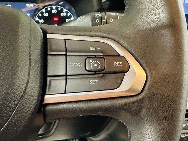 Photo of 2023 Redline Pearlcoat Jeep Compass