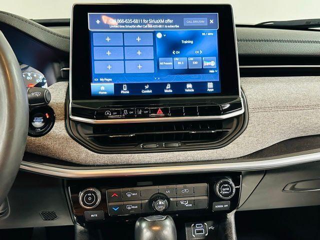 Photo of 2023 Redline Pearlcoat Jeep Compass