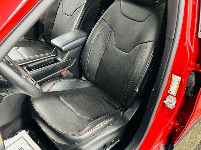 Photo of 2023 Redline Pearlcoat Jeep Compass