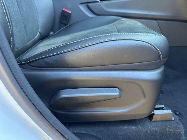 Photo of 2025 Bright White Clearcoat Jeep Grand Cherokee