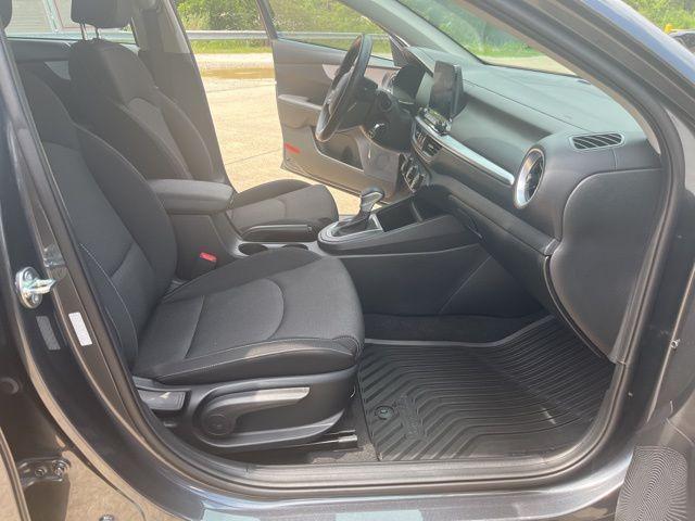 Photo of 2024 Gravity Gray Kia Forte