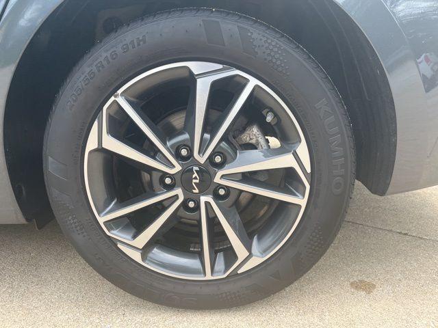 Photo of 2024 Gravity Gray Kia Forte