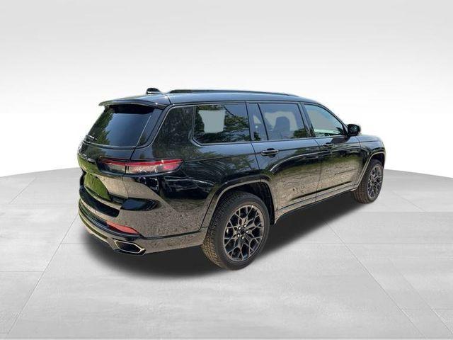 Photo of 2025 Diamond Black Jeep Grand Cherokee L