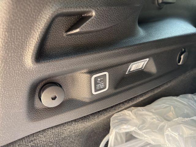Photo of 2025 Diamond Black Jeep Grand Cherokee L