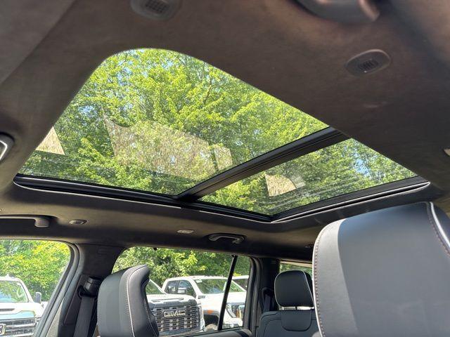 Photo of 2025 Diamond Black Jeep Grand Cherokee L