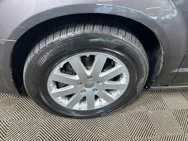 Photo of 2015 Granite Crystal Clearcoat Metallic Chrysler Town & Country