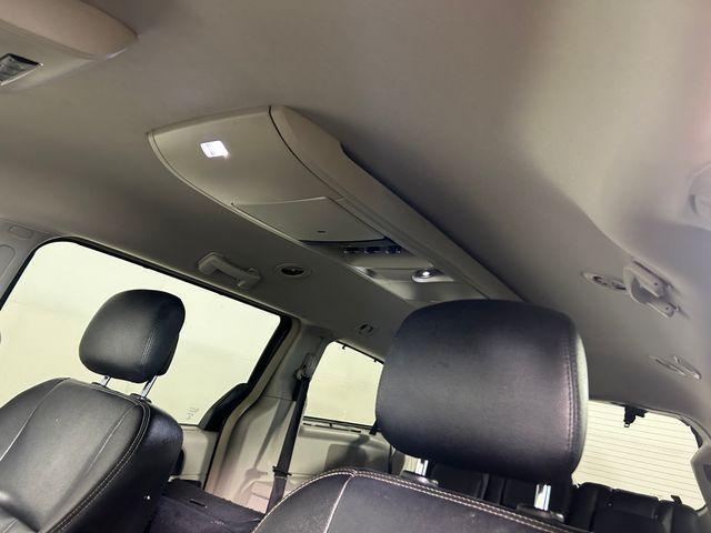 Photo of 2015 Granite Crystal Clearcoat Metallic Chrysler Town & Country