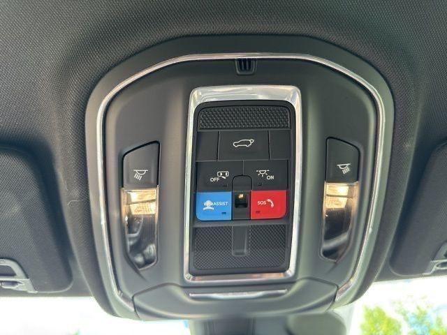 Photo of 2025 Diamond Black Jeep Grand Cherokee