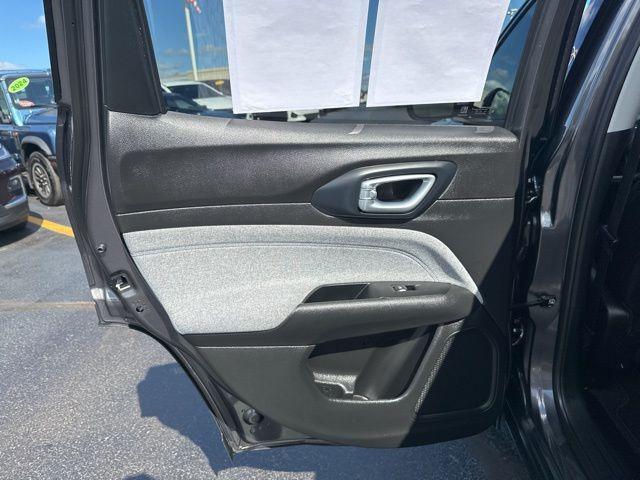 Photo of 2022 Granite Crystal Clearcoat Metallic Jeep Compass