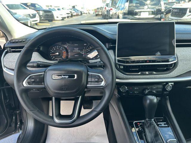 Photo of 2022 Granite Crystal Clearcoat Metallic Jeep Compass