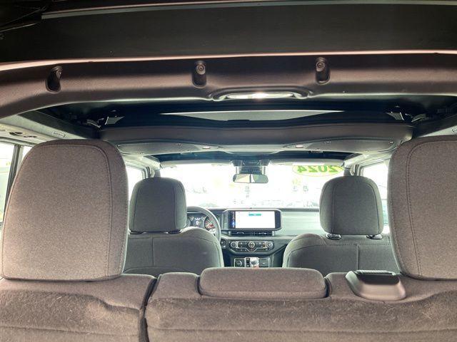 Photo of 2024 Bright White Clearcoat Jeep Wrangler